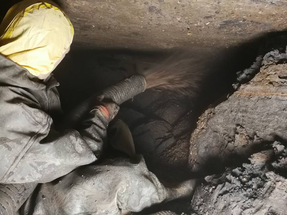 zandblazen schelpen blazen kruipruimte zand storten zand verplaatsen